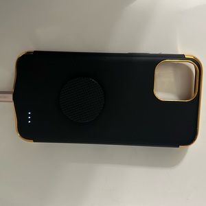 Recharging phone case.  iPhone 12 Pro Max